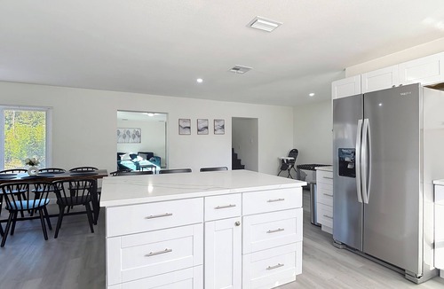 Carrollwood House | Spacious Tampa Stay Large Yard 15 Guests