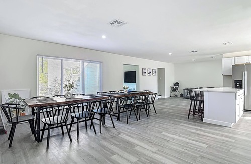 Carrollwood House | Spacious Tampa Stay Large Yard 15 Guests