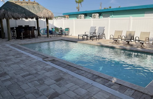 Fort Myers Beach House | Spacious Two King, One Bath, Pool, Tiki Bar, Duplex, One Blk to Times Sq./Beach