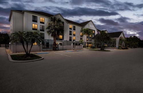 Biggar Hotel | Spark By Hilton Fort Myers