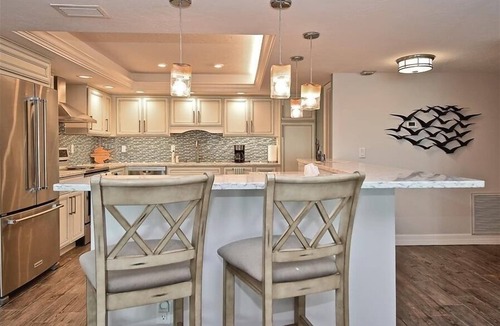 Siesta Key Apartment | Sparkling Clean Beachfront Condo at Fishermans Haven - Private Beach! FH 703
