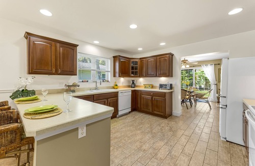 Vero Beach House | Specials! Tropical Rendezvous Elegance Steps to Beach
