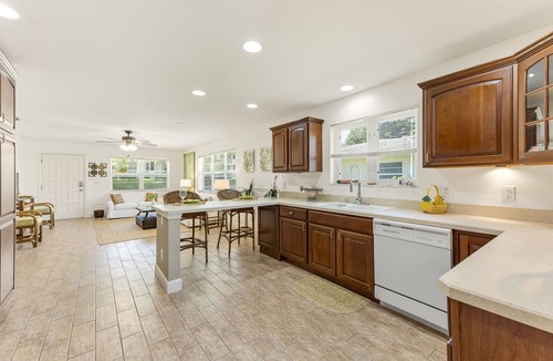 Vero Beach House | Specials! Tropical Rendezvous Elegance Steps to Beach