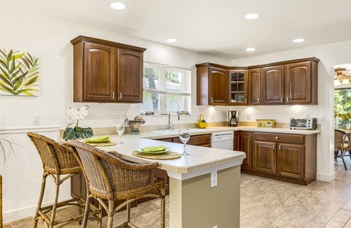 Vero Beach House | Specials! Tropical Rendezvous Elegance Steps to Beach