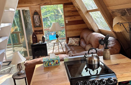 Hopewell Cabin | Spectacular riverfront treehouse in Beautiful Bedford County, PA,