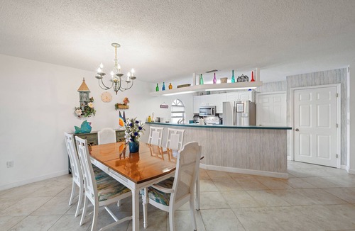 Pinecraft House | Splish Splash Retreat | Saltwater Pool + Grill