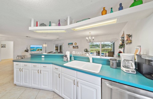 Pinecraft House | Splish Splash Retreat | Saltwater Pool + Grill