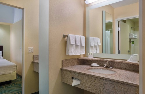 Feather Sound Hotel | SpringHill Suites by Marriott St. Petersburg Clearwater