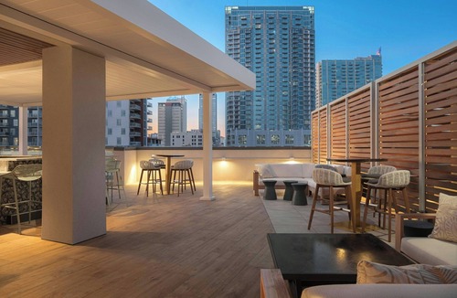 Downtown Tampa Hotel | SpringHill Suites by Marriott Tampa Downtown