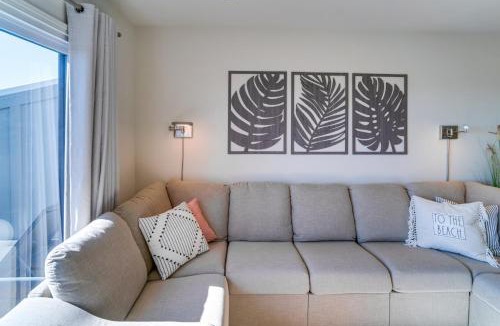 Oceanmarsh Subdivision House | St Helena Island Vacation Rental: Walk to Beach!