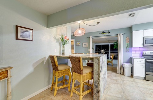 South Pinellas Community Council House | St Petersburg Home w/Yard & Grill: 2 Mi to Beach!