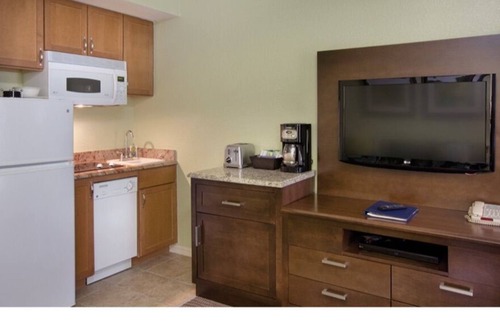 Kissimmee Resort | Star island. 1 bed room resort located within Orlando. Daily Shuttles to Disney