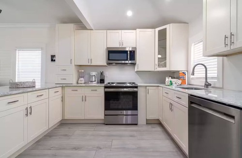 Fort Myers Beach House | Stay and Play by the Bay Boaters Delight. Waterfront ,Dockage and Heated Pool