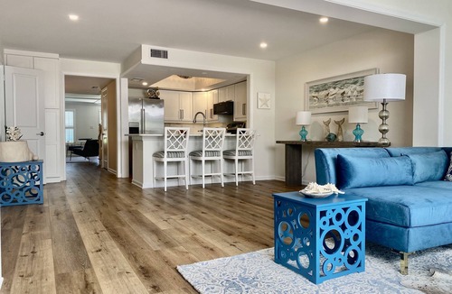 Central Beach House | Steps from the beachTownhouse in the heart of Ocean Drive shopping