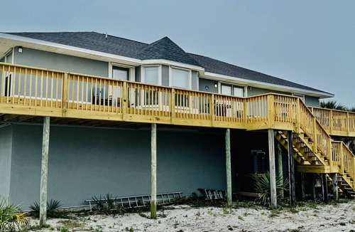 Toilla Segunda House | Steps from the Sugar White Sand Beaches!