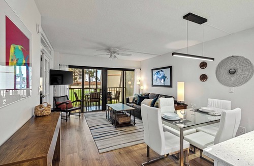 Fort Pierce Condo | Steps to Beach, Free offseason Golf, King Bed, Fully Renovated and Appointed