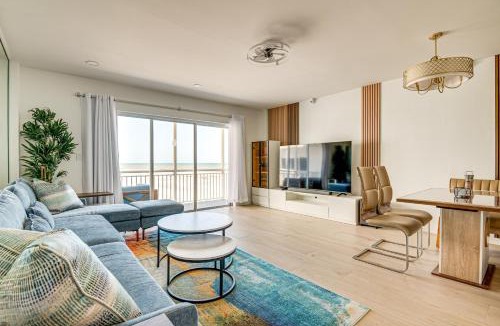 South Patrick Shores House | Steps to Ocean: Satellite Beach Condo w/Balcony