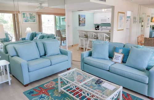 Sanibel Condo | Steps To The Beach
