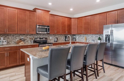 Kissimmee House | Storey Lake Resort 6 Bedroom Pool Home with Lake Views