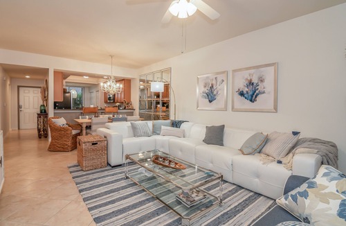 Naples Condo | Stunning 2 bedroom/2 bath + Den in Heritage Bay Golf and Country Club