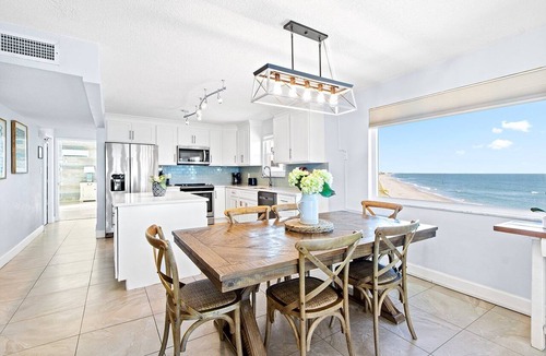 Satellite Beach Condo | Stunning 3-Bed Penthouse with Panoramic Ocean Views & Hot Tub 🌊