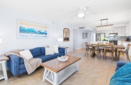 Satellite Beach Condo | Stunning 3-Bed Penthouse with Panoramic Ocean Views & Hot Tub 🌊