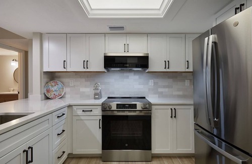 Sanibel Condo | Stunning Beachfront Residence at The Sanibel Inn- Resort Amenities Included!