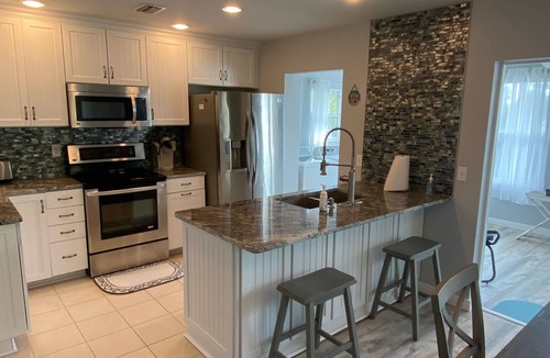 Englewood House | Stunning Engelwood condo