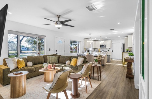 Temple Terrace House | Stunning Gem Home w/Heated Salt Pool & Game Room