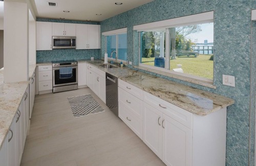 Fort Myers House | STUNNING RIVERFRONT HOME-NEW RENOVATION, CUSTOM INTERIOR, PEACEFUL OUTDOOR OASIS