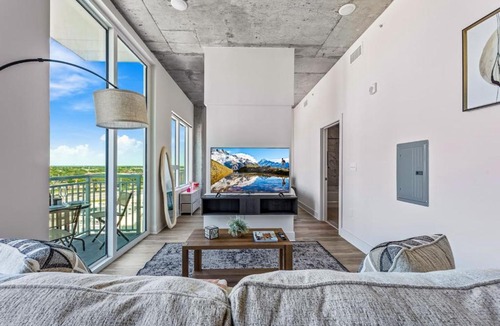 Channel District Apartment | Stunning Studio | New and Luxury | Free Parking!