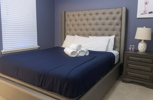 Loughman Bed & Breakfast | Styled Bedrooms in a Resort
