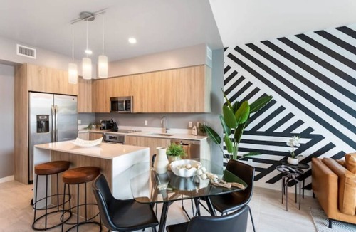 Northeast Miami Condo | Stylish 1BR + Den in the Heart of Miami