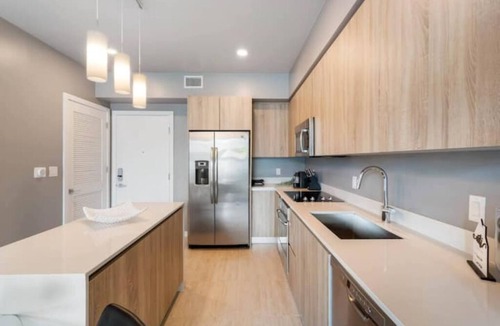 Northeast Miami Condo | Stylish 1BR + Den in the Heart of Miami