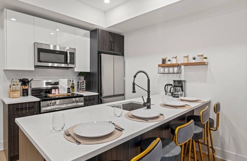 Mantua Apartment | Stylish 1BR Near PennMuseum & PhillyZoo -New Build