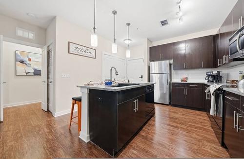 Courier City - Oscawana Apartment | Stylish 2BR w/Pool + Pet-Friendly | Unit #13