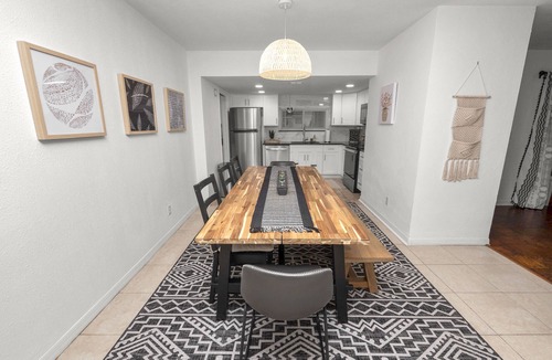 Lakeland House | Stylish 4 Bedroom home with a game room