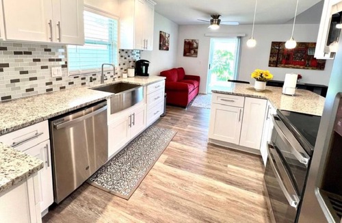 Lake Sarasota House | Stylish and Spacious 3/2 Sarasota home in convenient location