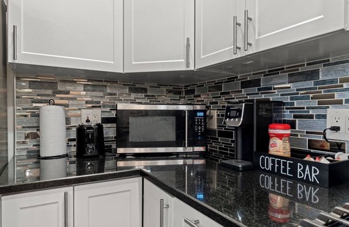 North Philadelphia West House | Stylish Brewerytown Gem Near Center City Sleeps 8