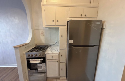 Williamsbridge Apartment | Stylish Bronx apt near Allerton Ave: perfect for groups & 30+ day stays.