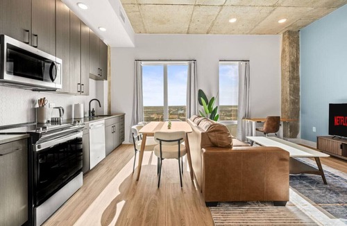 Channel District Apartment | Stylish Channelside Apartment | Close to DT & Ybor