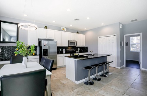 Bellavida House | Stylish Family Retreat with Pool near Disney World