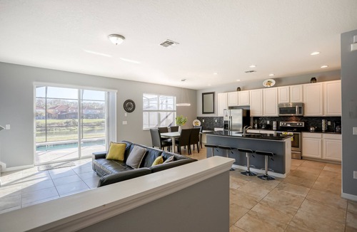 Bellavida House | Stylish Family Retreat with Pool near Disney World