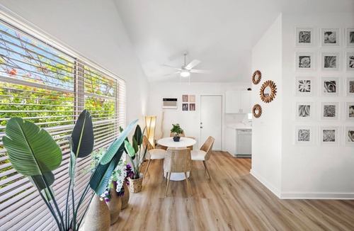 Coconut Grove House | Stylish Garden Retreat in Coconut Grove - Green