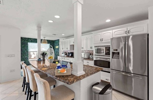 Pine Lakes House | Stylish Home near Beaches - Heated Pool - Oasis