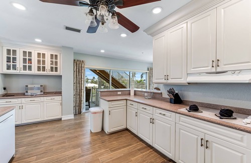 Fort Myers Beach House | Stylish Home with New Luxury Pool! Steps to Beach, Restaurants, Nightlife, Entertainment, and more!