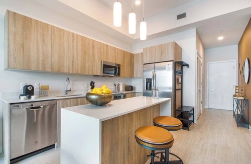 Northeast Miami Condo | Stylish Penthouse 1 Bdrm Condo Great Views