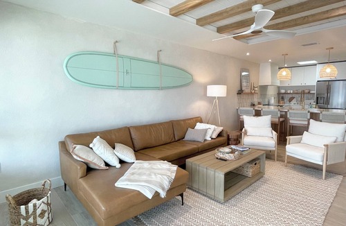 Holmes Beach Villa | Stylish waterfront villa in the heart of Holmes Beach on Anna Maria Island.