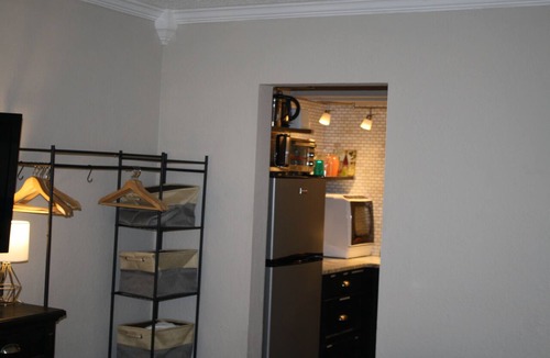 Trailer Estates Apartment | Suite newly remodeled, new pictures, several VRBO discounts are available.