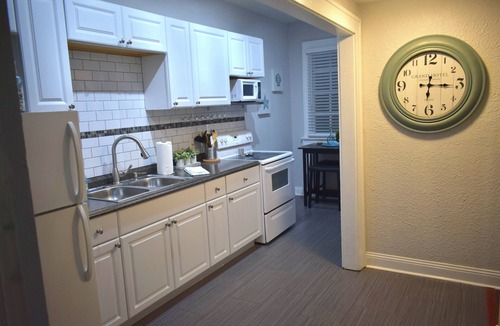 Courier City - Oscawana Apartment | Suite Poseidon - Casablanca of Hyde Park